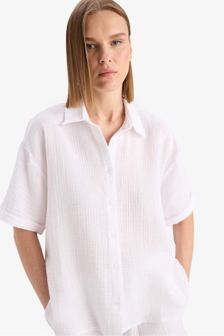 DeFacto Regular Fit Müslin Kısa Kollu Beyaz Gömlek F0884AX25SMWT36