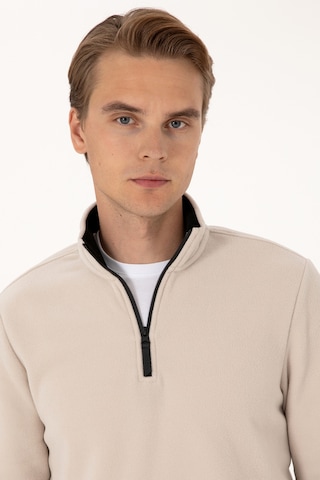 U.S. Polo Assn. Erkek Regular Fit Taş Polar Yarım Fermuarlı Basic Sweatshirt 50313777-VR049