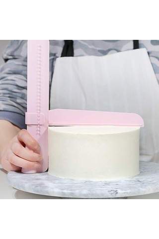 Pembe Kek Kazıyıcı Ayarlanabilir Yumuşatma Kazıyıcı Fondan Spatula Kek Kenar Pürüzsüz Krem Dekorasyon Araçları Mutfak Pişirme Araçları
