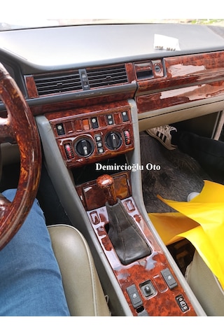 Mercedes W124 Kasa 200 E 1985 Ve 1995 Arası 50 Parça Kuş Gözü Maun Kaplama