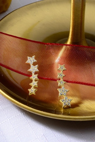 925 Ayar Gümüş Yıldız Desenli Sallantılı Gold Küpe Altın