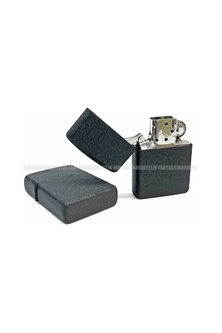 Sade Yüzey Siyah Renk Baskısız Kapaklı Zippo Benzinli Çakmak