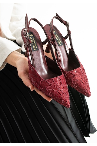 Lebibe Shoes Lısa Kadın Bordo Sivri Burun 7 Cm Topuklu Çiçek Dantel Desenli Rugan Slingback Ayakkabı
