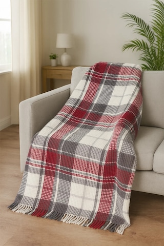 Cozy Skoç Desenli Püsküllü Pamuklu Tv Battaniyesi 130x170 Cm Tek Kişilik Koltuk Şalı Diz Battaniyesi Dekoratif Battaniye Kırmızı Kırmızı