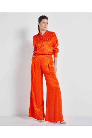 Serpil Exclusive Parlak Dokulu Gömlek Yaka İkili Takım Geniş Paçalı Pantolon Ve Rahat Kesim Üst Parça Orange
