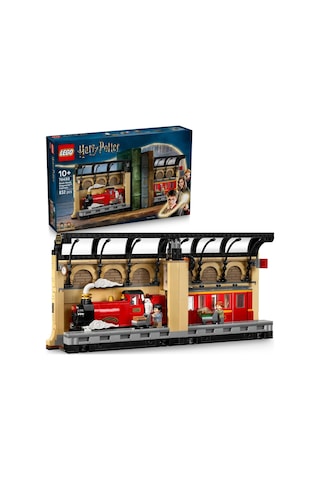 LEGO® Harry Potter™ Kitaplık Dekoru: Hogwarts™ Ekspresi 76450 - 10 Yaş ve Üzeri Çocuklar için Oyuncak Yapım Seti (832 Parça)
