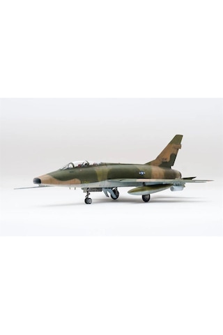 Trumpeter 01650 1/72 Ölçek, F-100f Super Sabre Savaş Uçağı Plastik Model Kiti-51304
