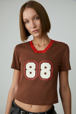 ETHIQUET YEIDY Kadın Slim Baskılı Kısa Kol Asimetrik Yaka Kahverengi T-Shirt