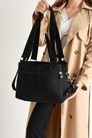 Kadın Omuz Çantası Çapraz Askılı Postacı Bayan Çantası 23 30 Cm İçi Astarlı Yağmur Geçirmez 001