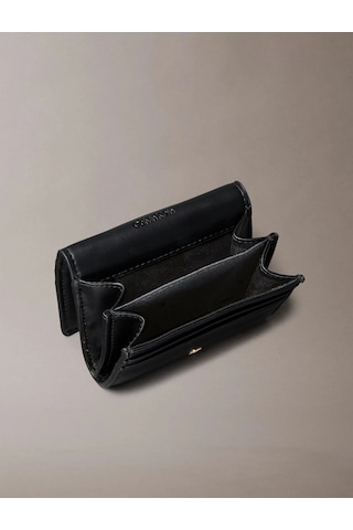 Calvin Klein Kadın Yumuşak Dokunmatik Rfıd Katlanır Siyah Cüzdan Siyah