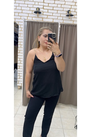 Tuba Toptaş Zincir Askılı Şifon Bluz Siyah