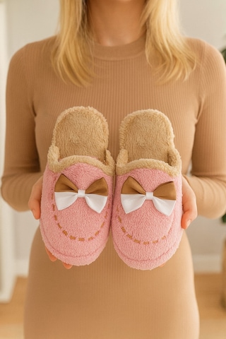 Golden Fiyonklu Kapalı Kadın Ev Terliği Günlük Rahat Kışlık Terlik Pembe