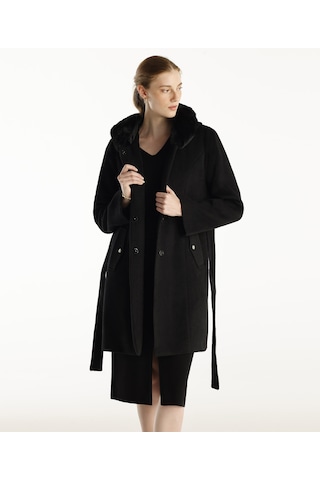 Yargıcı Kapüşon Detaylı Palto Siyah