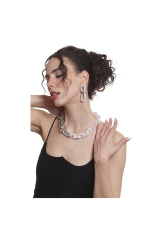 Kadın Kalın Zincir Formlu Beyaz &gümüş Renk Akrilik Tasarım Kolye &küpe Seti Beyaz