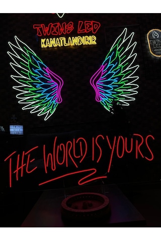 The World Is Yours Yazılı Neon Tabela Kırmızı