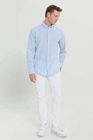 AC&Co / Altınyıldız Classics Erkek Comfort Fit Rahat Kesim Düğmeli Yaka Casual Keten Gömlek Açık Mavi