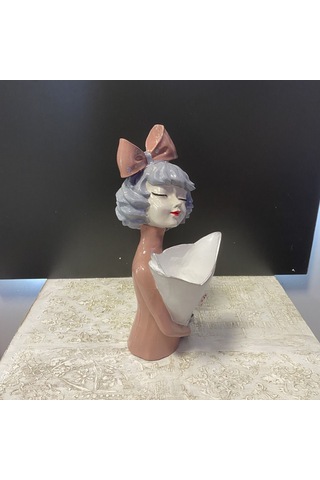 Buket Tutan Kadın Biblo