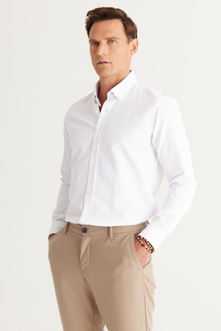 Erkek Beyaz Slim Fit Dar Kesim Oxford Düğmeli Yaka Armürlü Pamuklu Gömlek Beyaz