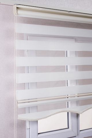 Etekli Ekru Düz Zebra Kaliteli Güneşlik Stor Perdeler