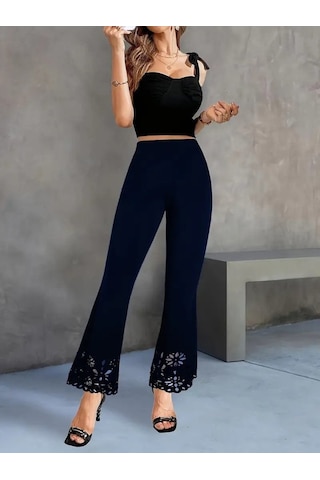 Leyla Sanat Sanata Yeni Bir Bakış Açısı Kadın Yüksek Bel Paçaya Doğru Genişleyen Lazer Çiçek Kesim Detaylı Ithal Krep Pantolon Lacivert