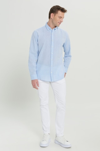AC&Co / Altınyıldız Classics Erkek Comfort Fit Rahat Kesim Düğmeli Yaka Casual Keten Gömlek Açık Mavi
