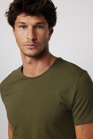 Tudors Slim Fit Bisiklet Yaka Düz Basıc Kısa Kol Haki T-Shirt-27718-Haki
