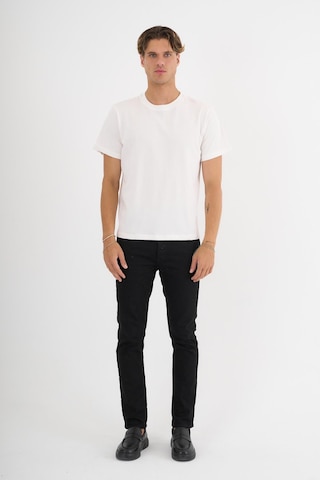 Erkek Ekru %100 Pamuklu Standart Kalıp T-shirt Siyah