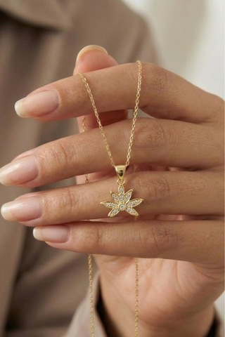 925 Ayar Gümüş Zirkon Taşlı Lotus Çiçeği Figürlü Kolye - Özel Gün Hediyesi Altın Altın