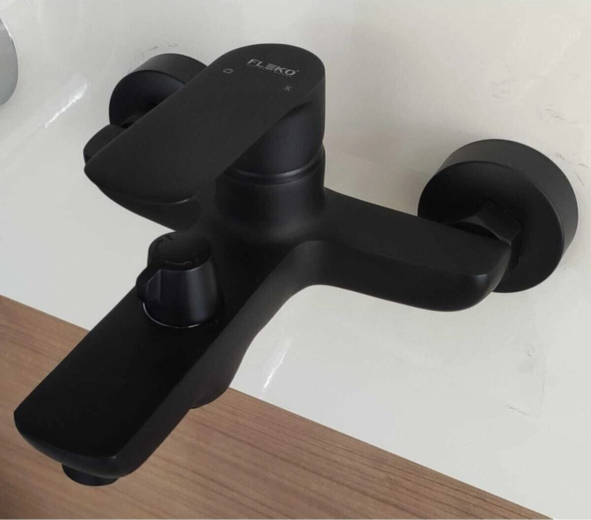 Fleko Batarya Fleko Siyah Banyo Bataryası Siyah