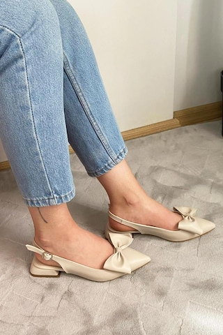 Preshley Sista Krem Cilt Fiyoklu Arkası Acık 2 Cm Topuklu Sivri Burun Babet Bej