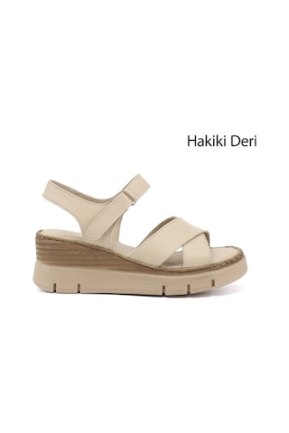 Gönderi(R) Gönderi R Kadın Bej Çapraz Bantlı Dolgu Topuklu Hakiki Deri Sandalet Dyza72745522