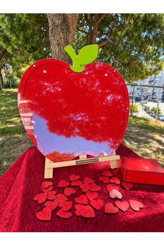 Öğretmenler Gününe Özel Kırmızı Elma Desenli Hatıra Anı Kutusu (50CM) Kalem ve Şövale Hediyeli