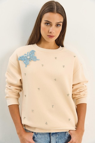 Shade Kadın Bisiklet Yaka Kelebek Aksesuarlı Taş Işlemeli Üç İplik Şadonlu Sweatshirt 60601042 - Bej
