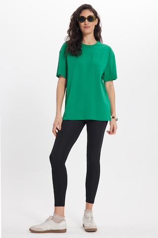 Tudors Kadın Slim Fit Dar Kesim Pamuk Kısa Kollu Bisiklet Yaka Yeşil Tişört-50471 L