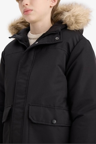 Defacto Parka Mont Çıkarılabilir Suni Kürk Yaka Kapüşonlu Pelüş Astar Erkek Çocuk C8783A824WN Siyah