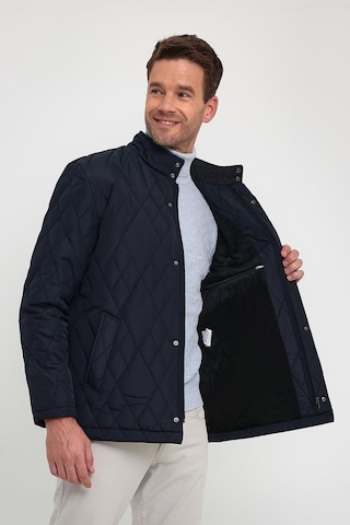 Sivaist Erkek Lacivert Standart Fit Normal Kesim Içi Kürklü Dik Yaka Çıtçıtlı Dolgulu Desenli Overcoat-Lacivert