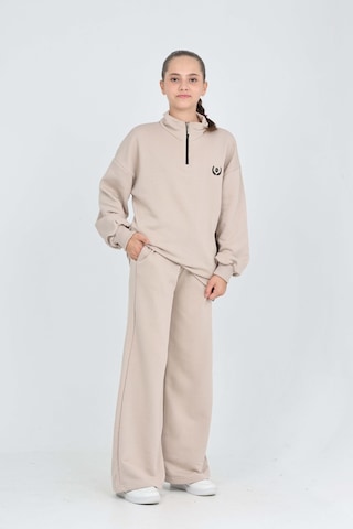 Toontoy Kids Toontoy Kız Çocuk 2'li Takım Dik Yaka Yarım Fermuarlı Nakışlı Sweatshirt & Beli Lastikli Bol Paça Cepli Eşofman Altı Bej