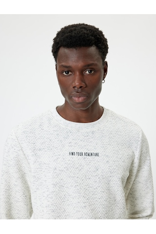 Koton Slogan İşlemeli Sweatshirt Dokulu Bisiklet Yaka Uzun Kollu Beyaz 5wam70031mk Beyaz