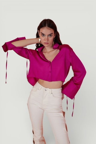 Holly Lolly Özel Dokulu Saten Crop Silky Gömlek Pembe