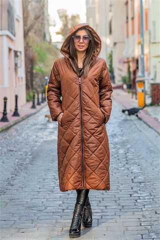 Keyifli Moda Kadın Kahverengi Kapüşonlu Baklava Desen Büyük Beden Uzun Şişme K