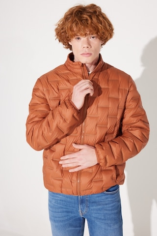 Lee Regular Fit Normal Kesim Dik Yaka Turuncu Şişme Ceket L232287700 Turuncu
