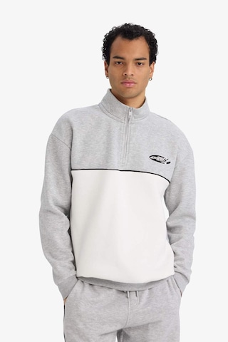Defacto Boxy Fit Dik Yaka Yarım Fermuarlı Baskılı Kalın Sweatshirt F3825ax25wngr369 Gri