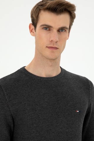 U.S. Polo Assn. Erkek Slim Fit Bisiklet Yaka Antrasit Melanj Basic Kazak 50298282-VR081