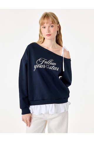 Koton Pamuklu Asimetrik Yaka Tek Askılı Baskılı Uzun Kollu Sweatshirt Lacivert 7wal10254ık