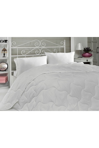 Komfort Home Tek Kişilik Micro Yazlık Ince Yorgan 155X215 Cm Komfort Home Tek Kişilik Micro Yazlık Ince Yorgan 155X215 Cm