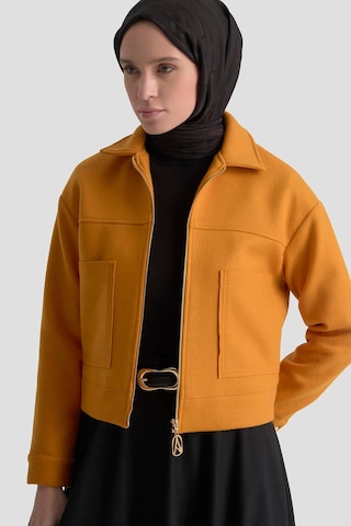 Armine Trend Boydan Fermuarlı Cep Detaylı Kısa Ceket Hardal 25kt517
