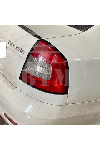 Skoda Octavia Bagaj Üstü Spoiler Piano Black