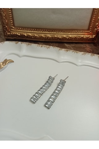 Baget Kesim Zirkon Taşlı Sallantılı Gümüş Renk Kararmaz Çelik Küpe Gümüş