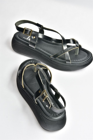 Fox Shoes Siyah Hakiki Deri Parmak Arası Kadın Sandalet M291050703