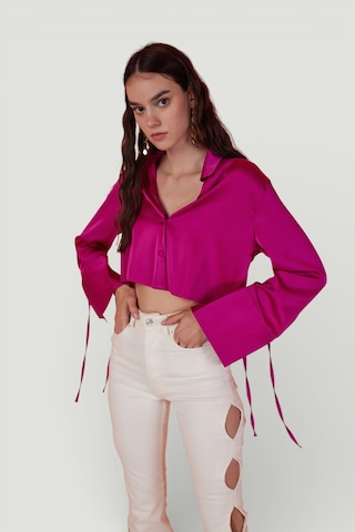 Holly Lolly Özel Dokulu Saten Crop Silky Gömlek Pembe